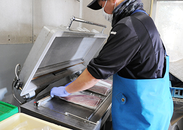 コイ業界の革命！「凍結コイフィレ」を開発