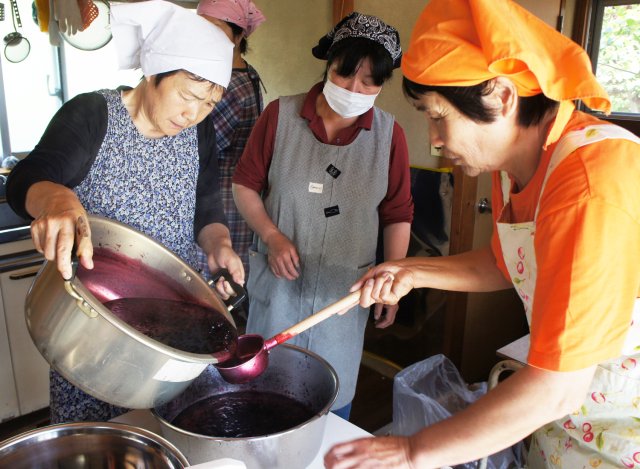 べりちゃん工房　加工風景①