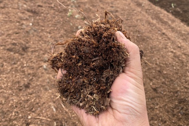 東郷ファームのこだわりの土