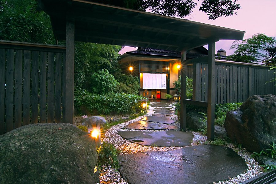 游々禮楽　竹水亭（ゆうゆうれいらく　ちくすいてい） 