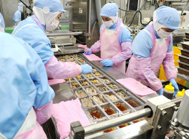 株式会社みうらや 製造工場内