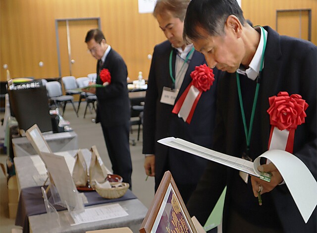 令和6年度 いばらき農の6次化商品コンテスト 審査の様子