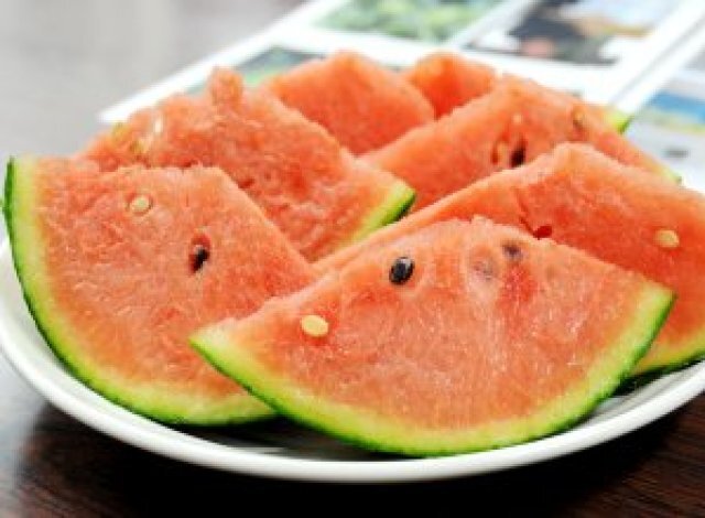 きりわけたスイカ