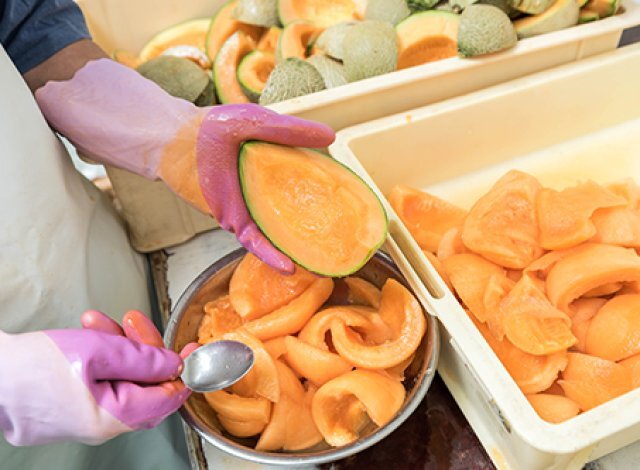 クインシーメロンくりぬき