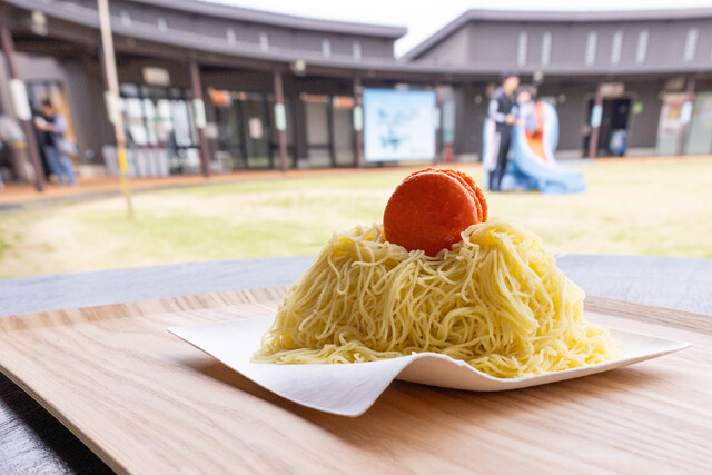 敷地内中央の「太陽のひろば」でお子様を遊ばせながらくつろげます♪　