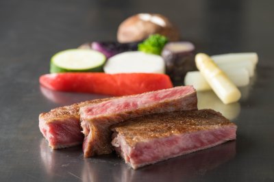 5 STEAK HOUSE 彩 サーロインとヒレのステーキ