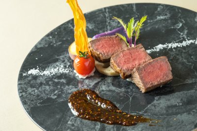 6 レストランイイジマ もものロースト