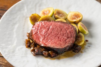 8 Nonna Nietta(ノンナ・ニェッタ) 常陸牛"煌"シンシン炭火焼とイチジク添え