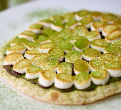 マシュマロとチョコレートのピザ